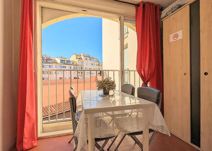 Rénové Avec Parking Privatif ,à 2min De La Plage Appartement *