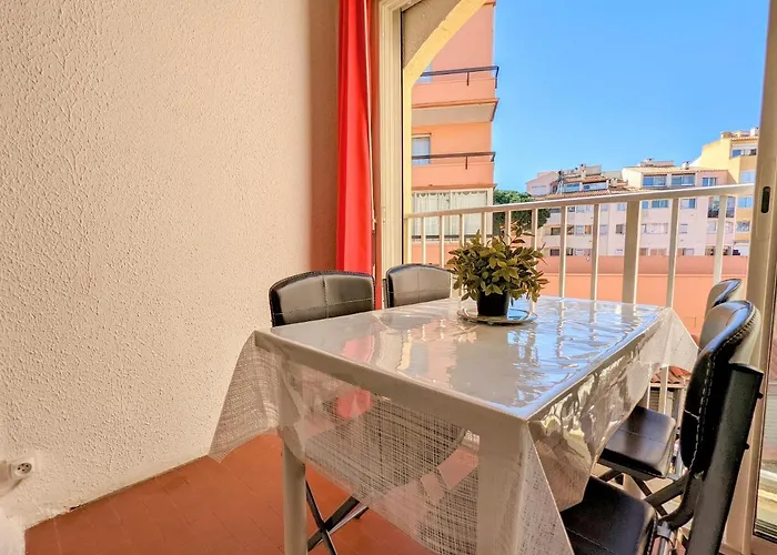 Rénové Avec Parking Privatif ,à 2min De La Plage Appartement *