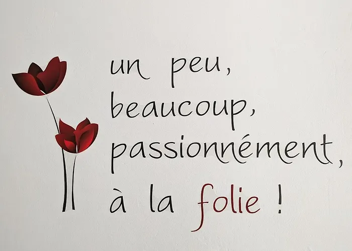 Rénové Avec Parking Privatif ,à 2min De La Plage *