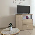 Renove Avec Parking Privatif ,a 2min De La Plage Апартаменти Агд