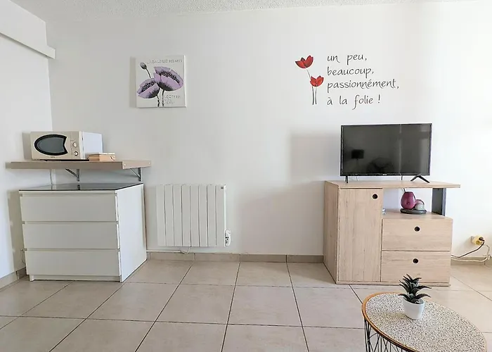 Apartment Renove Avec Parking Privatif ,a 2min De La Plage *