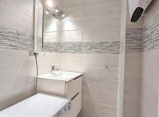 Renove Avec Parking Privatif ,a 2min De La Plage Apartment