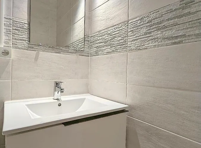 Renove Avec Parking Privatif ,a 2min De La Plage Apartment